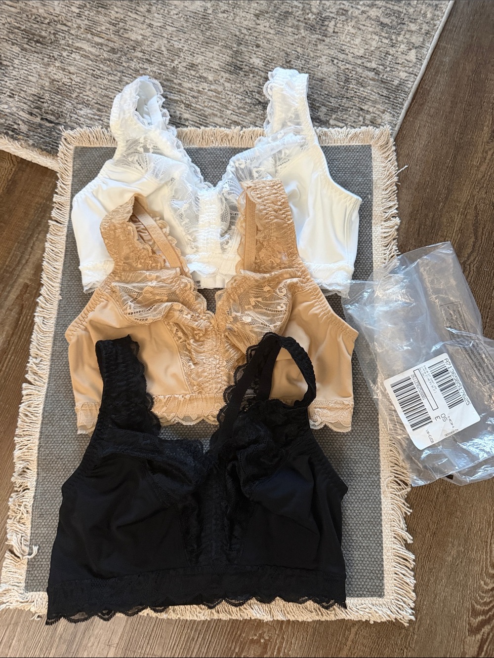 Breezies soft support Lace Trim Bralette Top - White, Nude, Black small - Picture 1 of 13